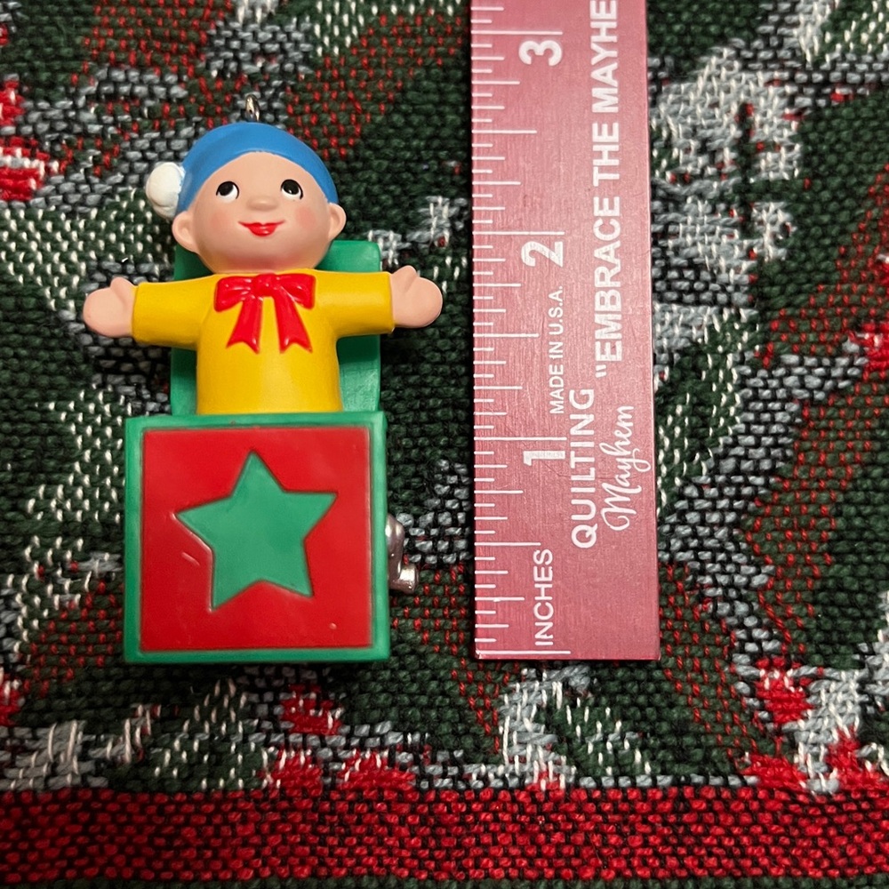 Hallmark A Springy Surprise Member Exclusive 2014 ornament - Picture 11 of 12
